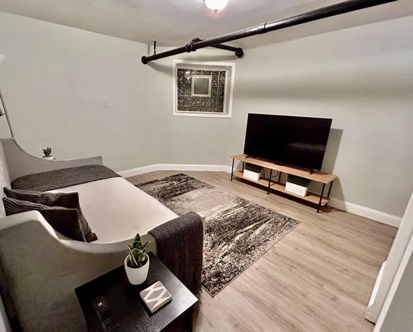 Image 4 of 2BR Modern APT Near UChicago & Beach