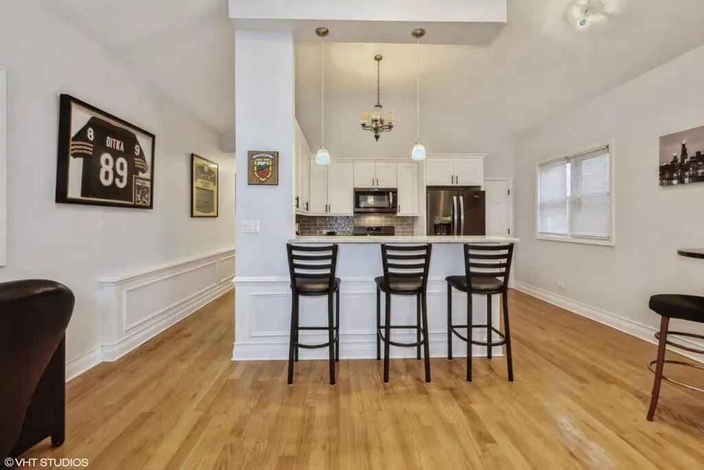 Image of 2-Bed 2-Bath Apt – Close to UC w/ Free Parking