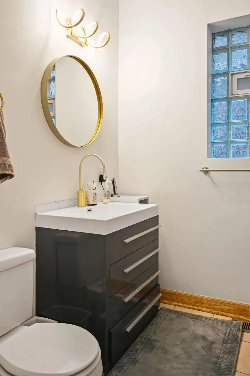 Image 3 of 2 Bed Apt w/ Office, Free Parking, Near Wrigley