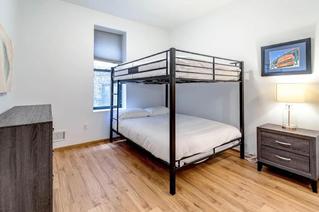 Image 6 of 2 Suites 2 Floors in Downtown Chicago