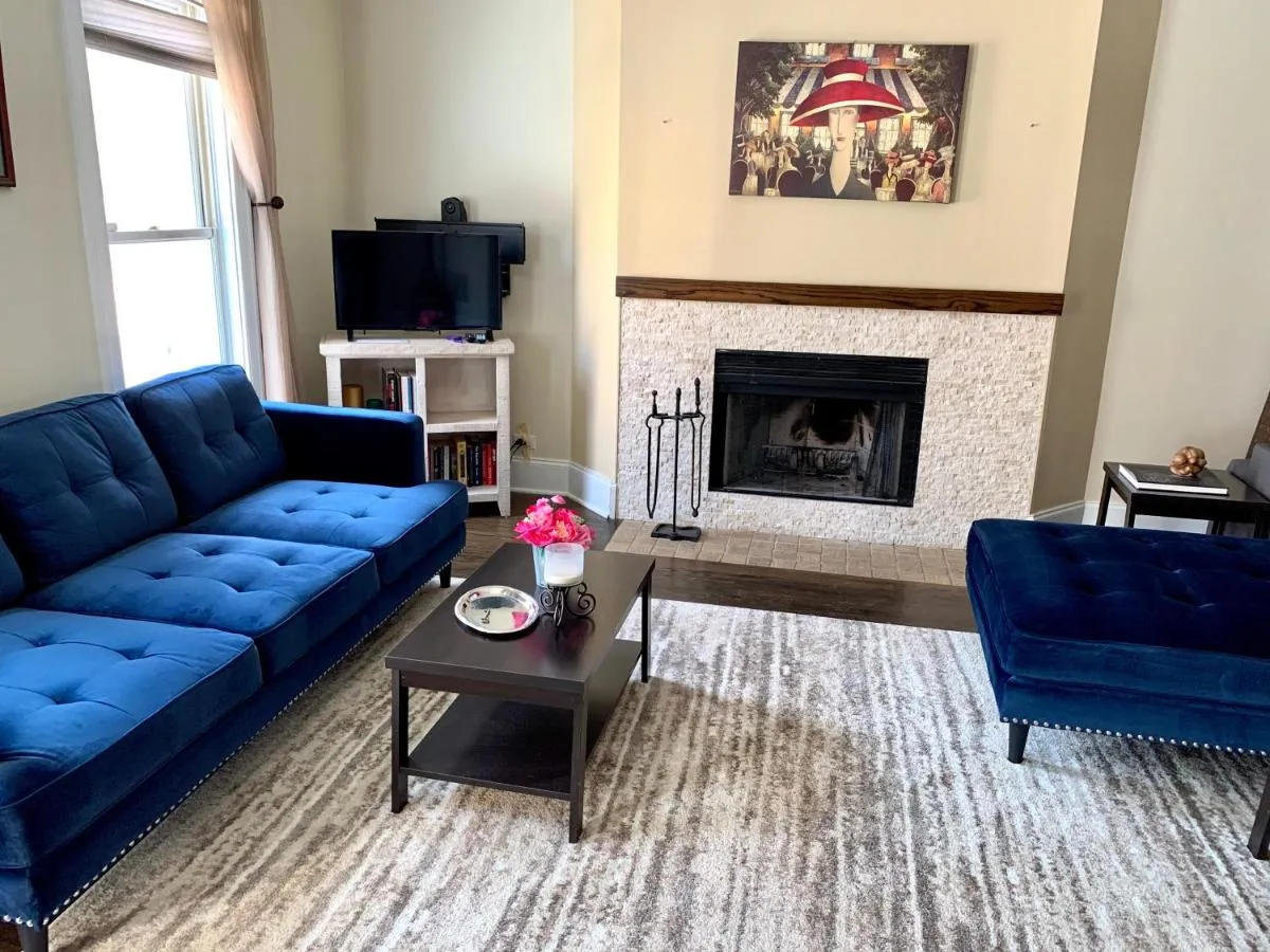 Image 6 of 5 Bedroom House in Best Location Parking Fireplace Back Yard Home office