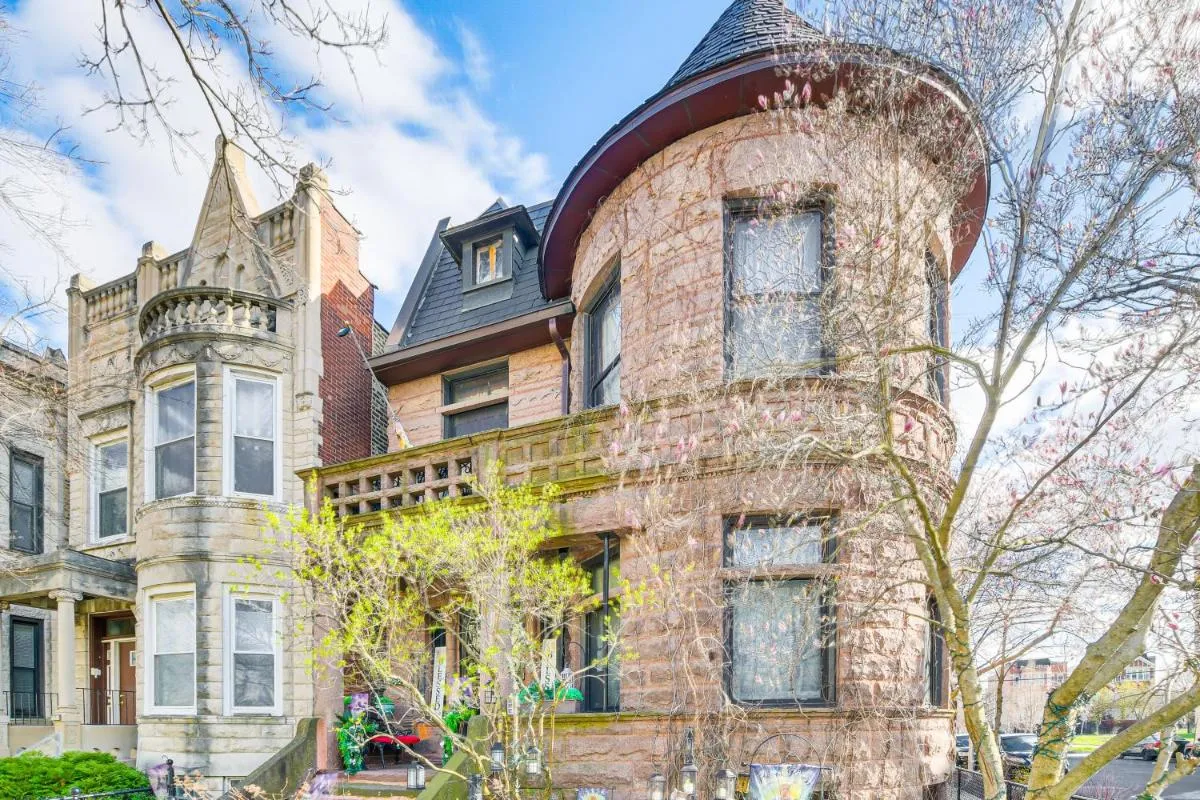 Image 2 of 5 Mi to Dtwn Chicago Apartment in Garfield Park!