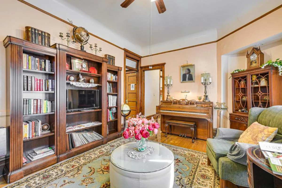 Image 4 of 5 Mi to Dtwn Chicago Apartment in Garfield Park!