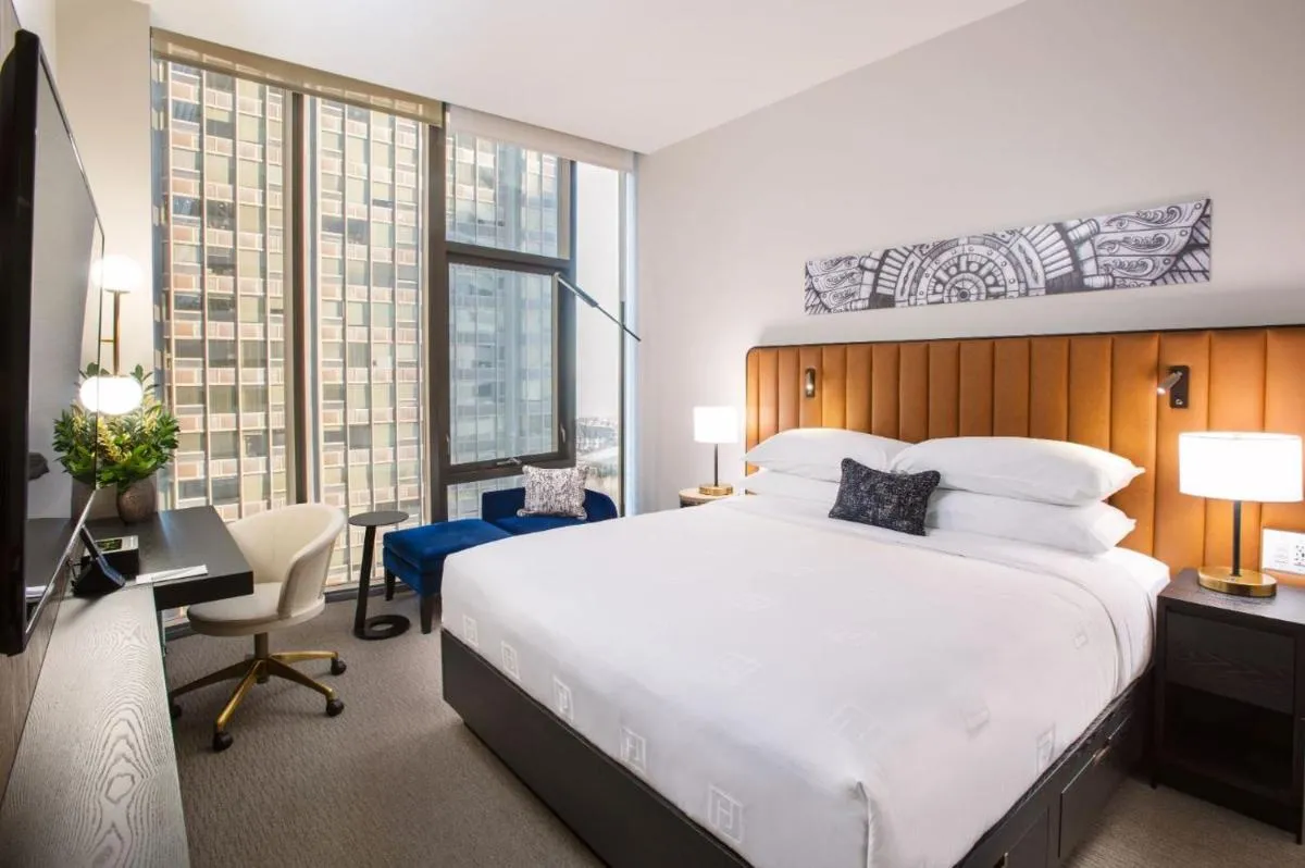 Image 6 of Arlo Chicago