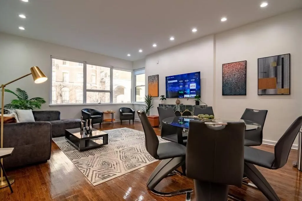 Image of Beautiful Magnificent Mile/Rush street condo for up to 8 guests with optional Valet Parking