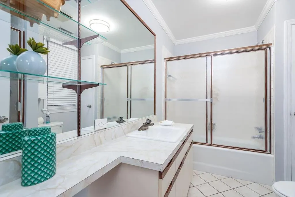 Image 2 of Beautiful Remodeled Penthouse Unit in Old Town