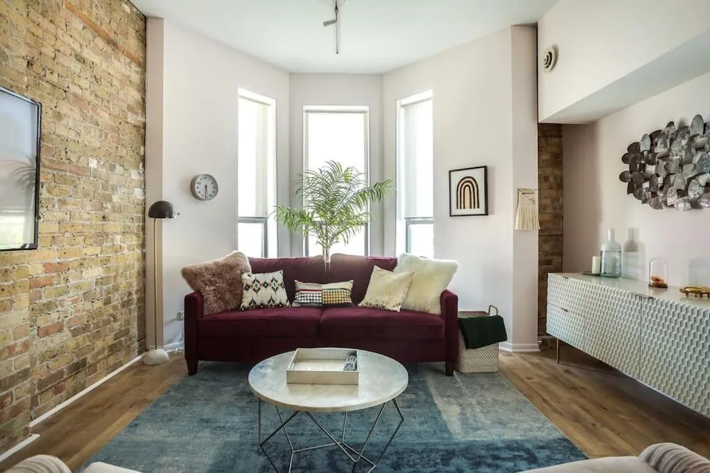 Image 1 of Beautifully Remodeled Second Floor Flat in River North – 2N
