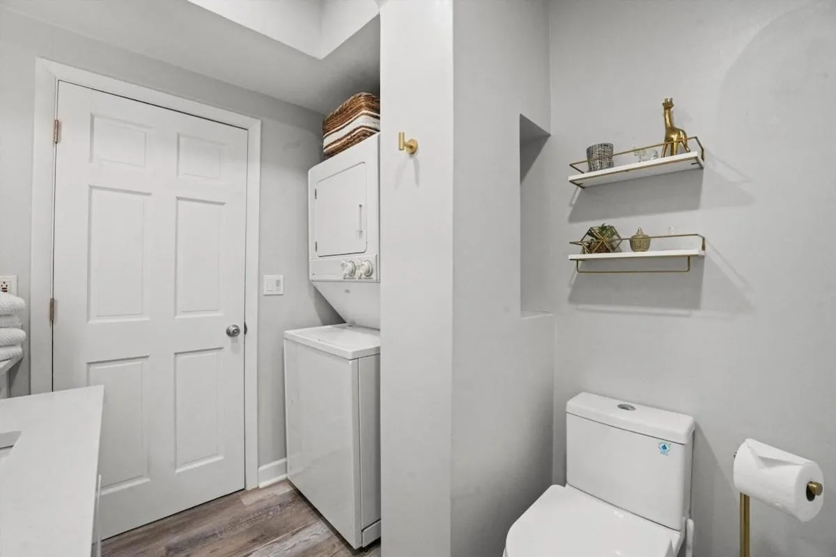Image 2 of Beautiful rental unit in Chicago