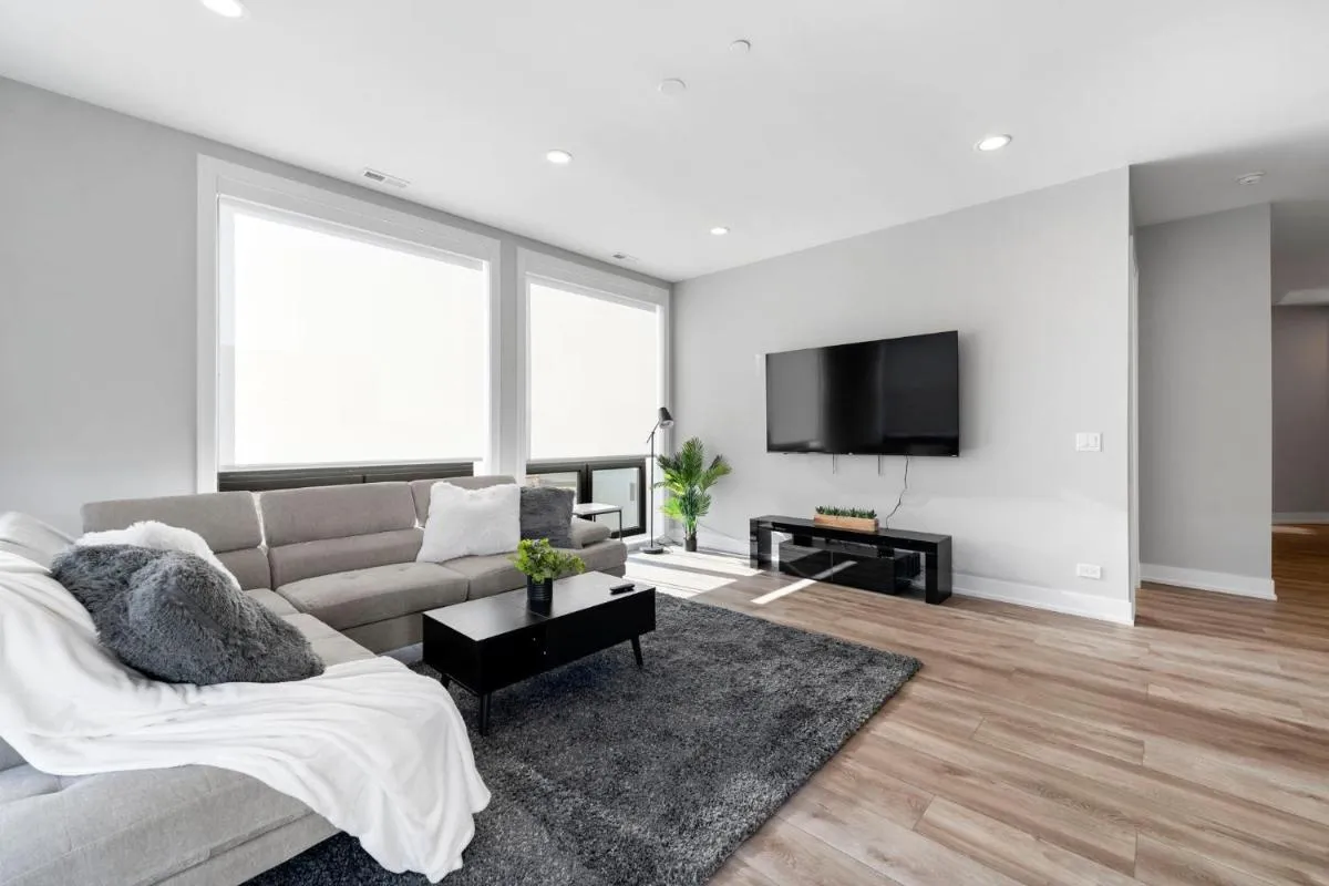 Image 4 of Brand New 3bed 3bath Modern Apt w Balcony
