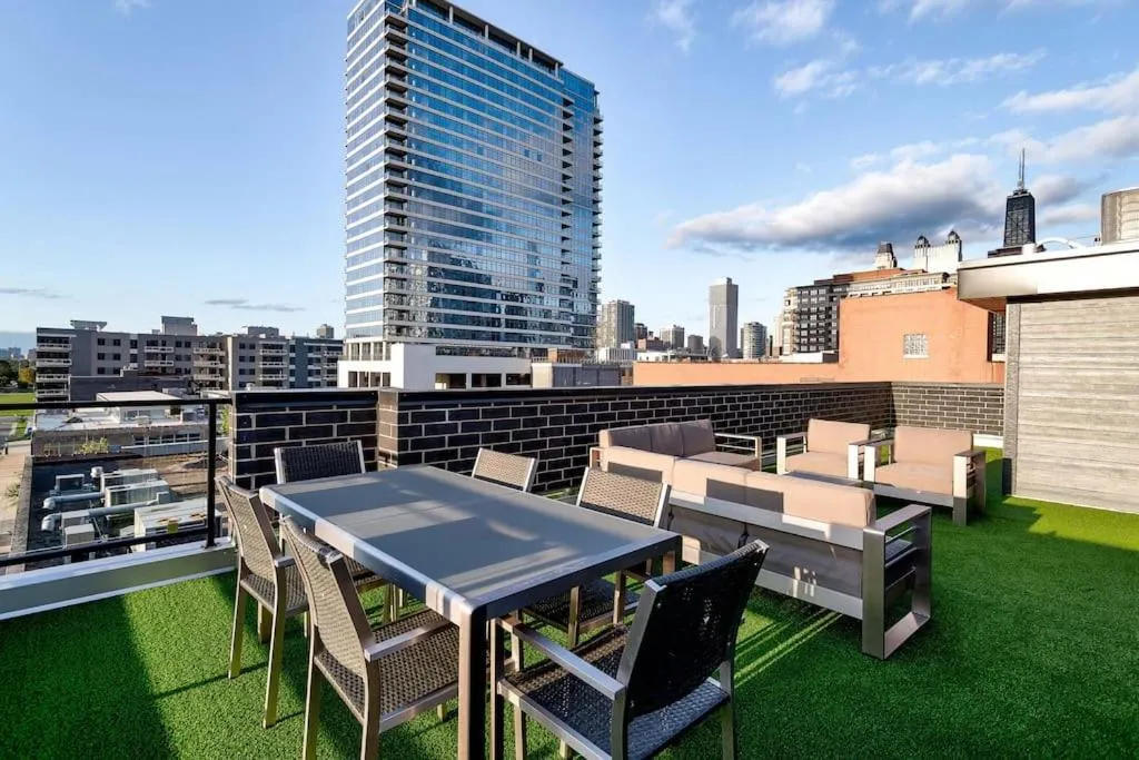 Image 5 of Breathtaking CHI unit in River North with Rooftop Deck – Penthouse A – Sleeps 11