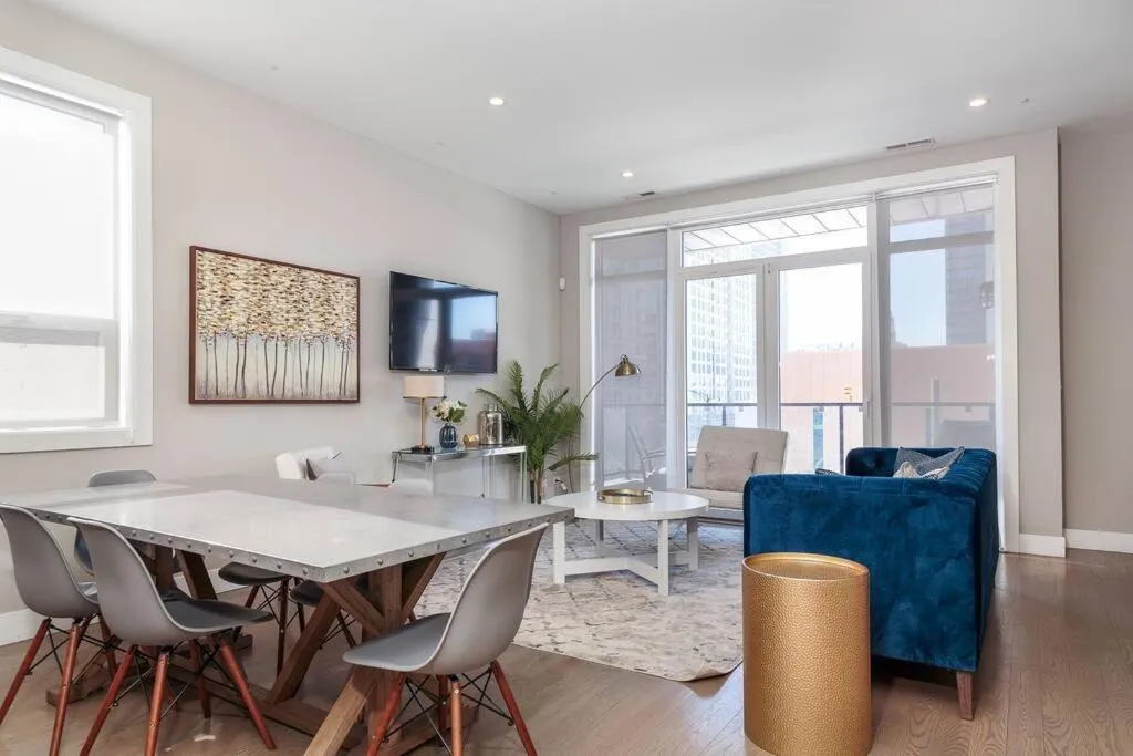 Image 5 of Breathtaking Downtown Penthouse B – Sleeps 11