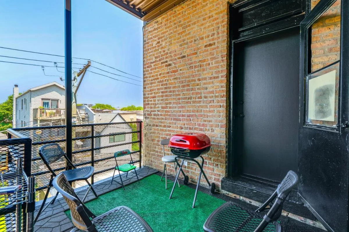Image 2 of Bright Chicago Apartment Near Stadiums and Downtown