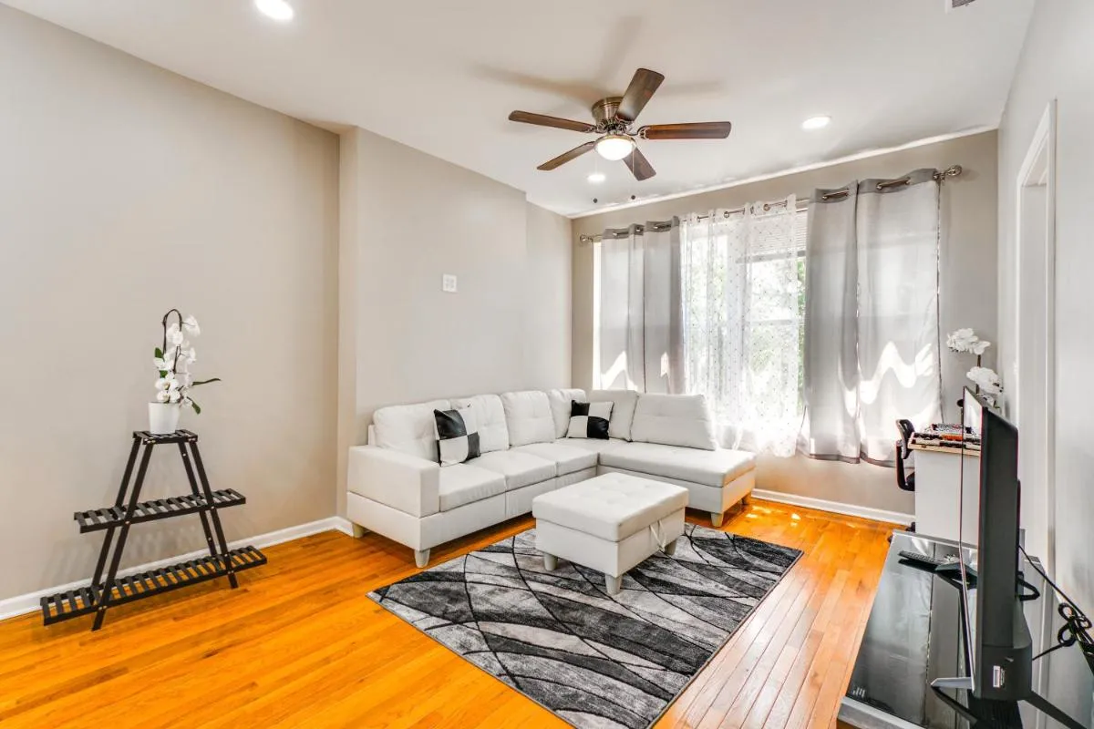 Image 3 of Bright Chicago Apartment Near Stadiums and Downtown