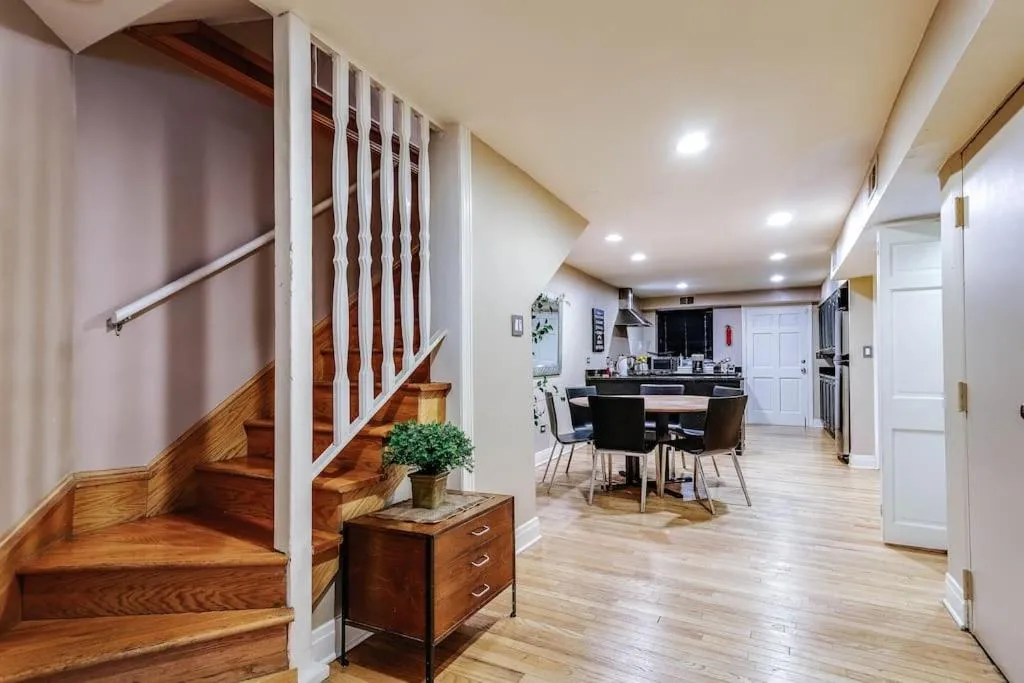 Image 3 of Brownstone in Gold Coast