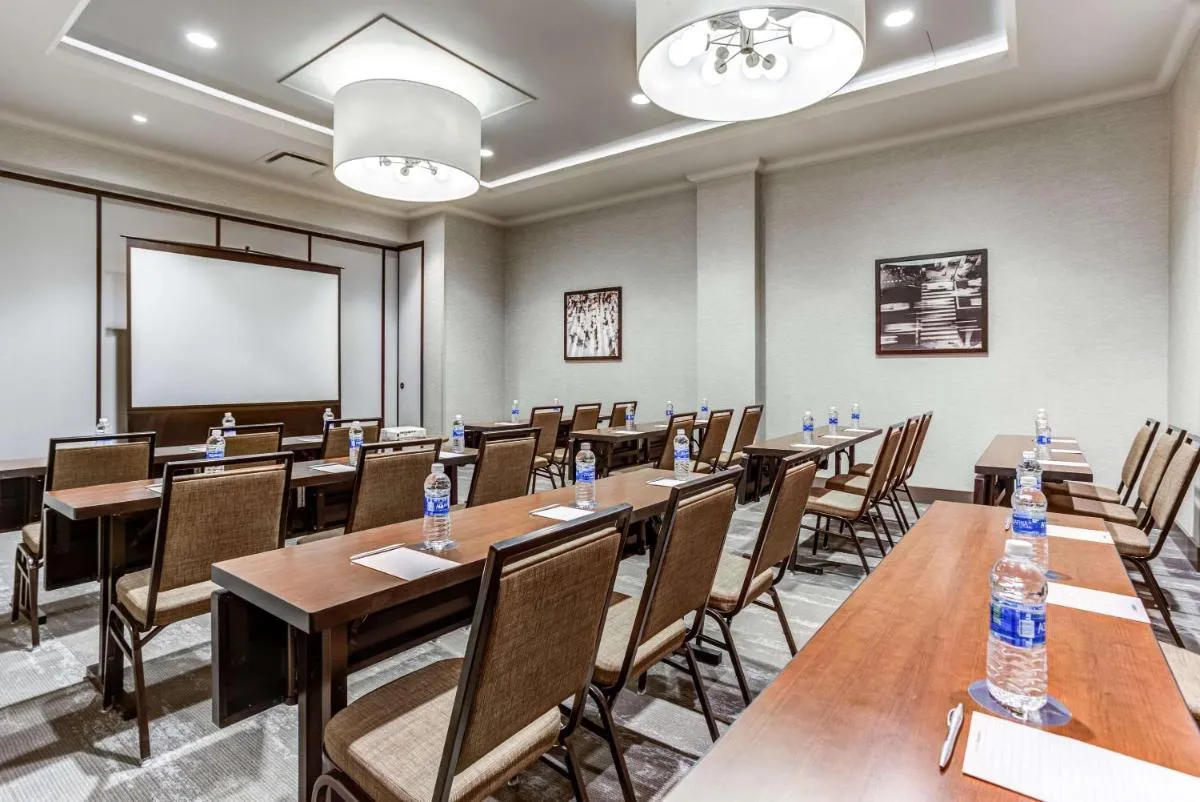 Image 3 of Cambria Hotel Chicago Loop – Theatre District
