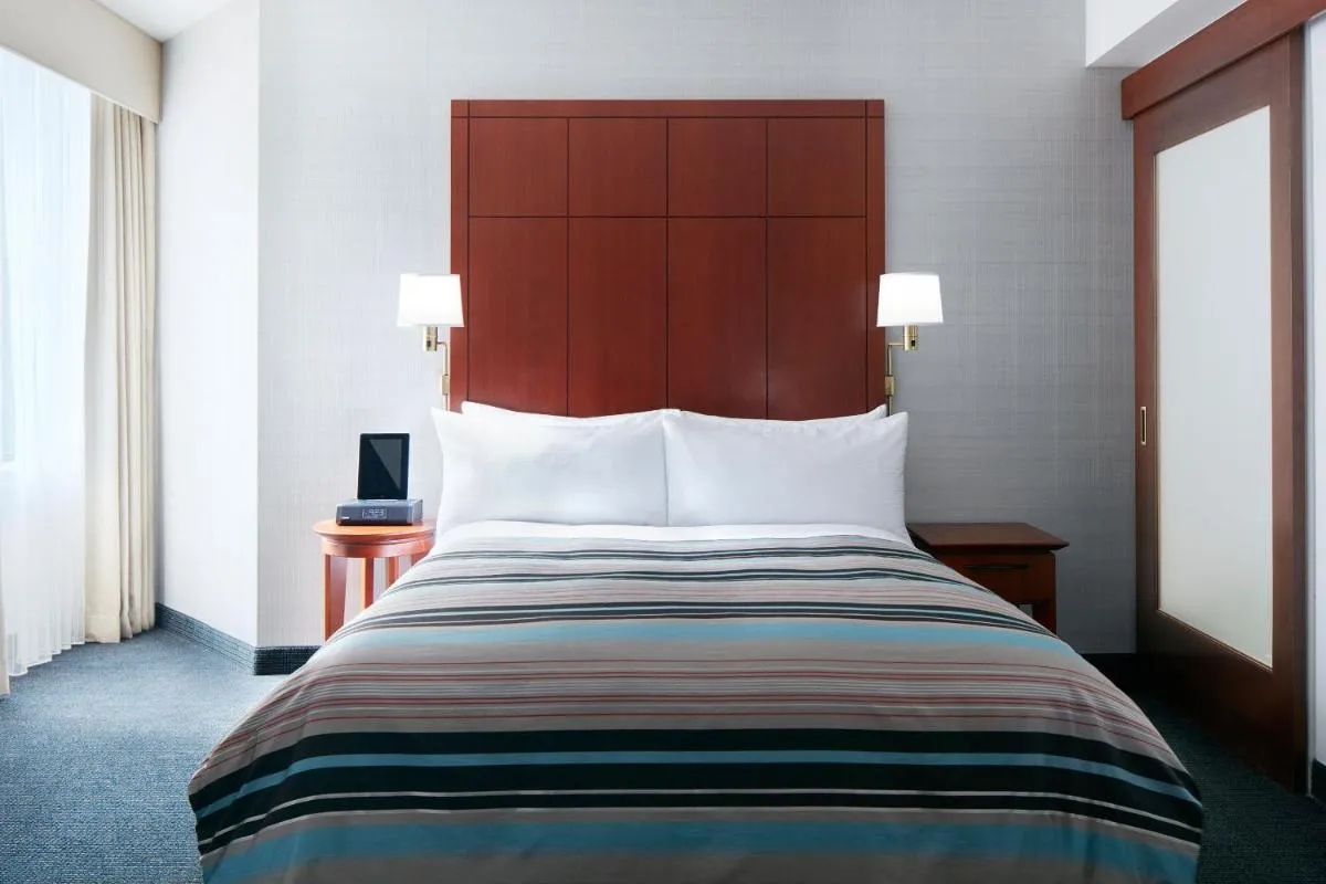 Image 2 of Central Loop Hotel