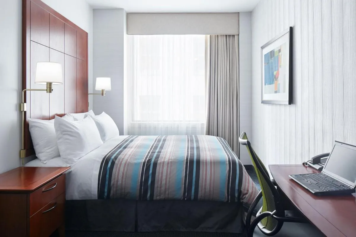 Image 5 of Central Loop Hotel