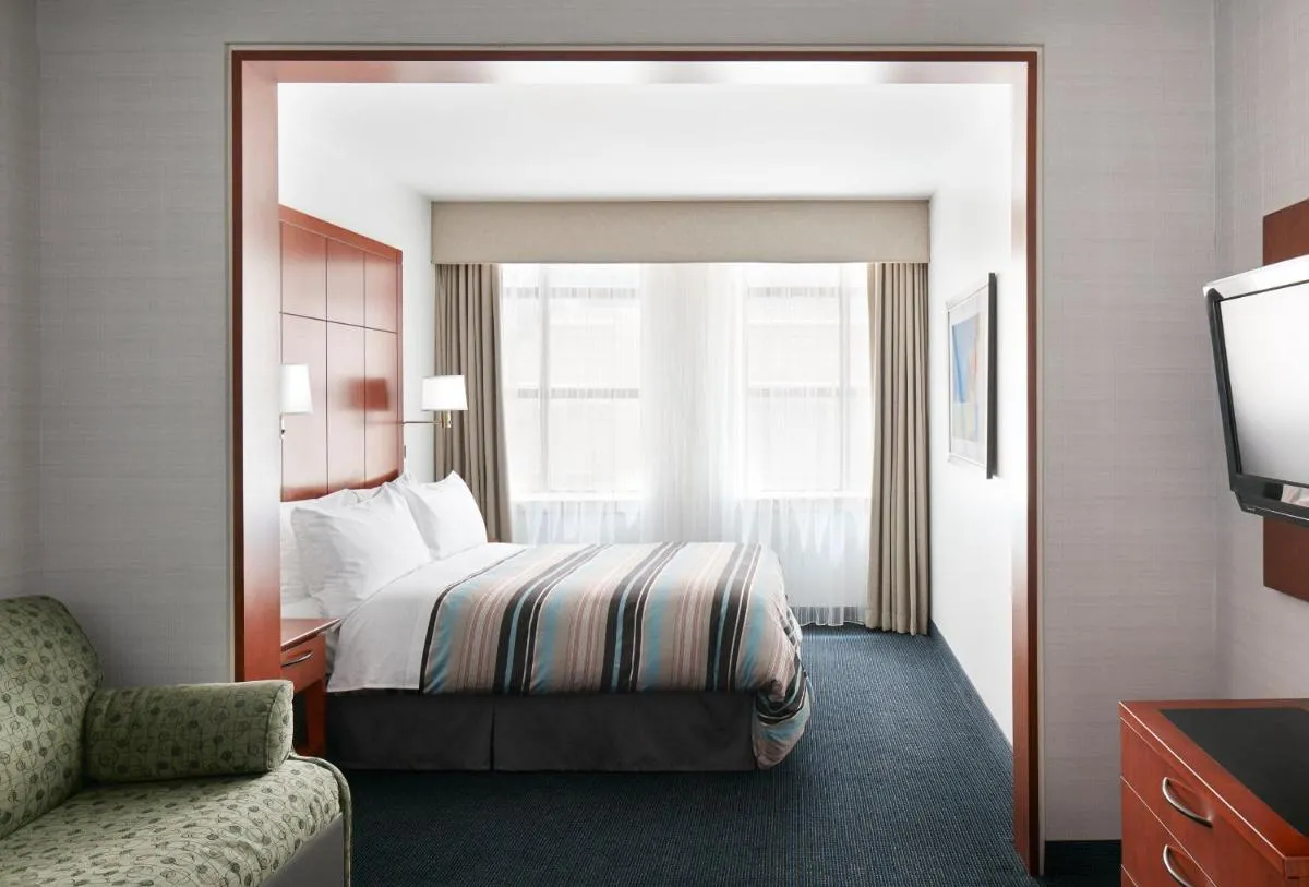 Image 3 of Central Loop Hotel