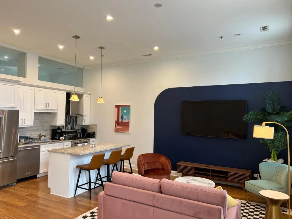 Image of Chic 1 BR w Parking
