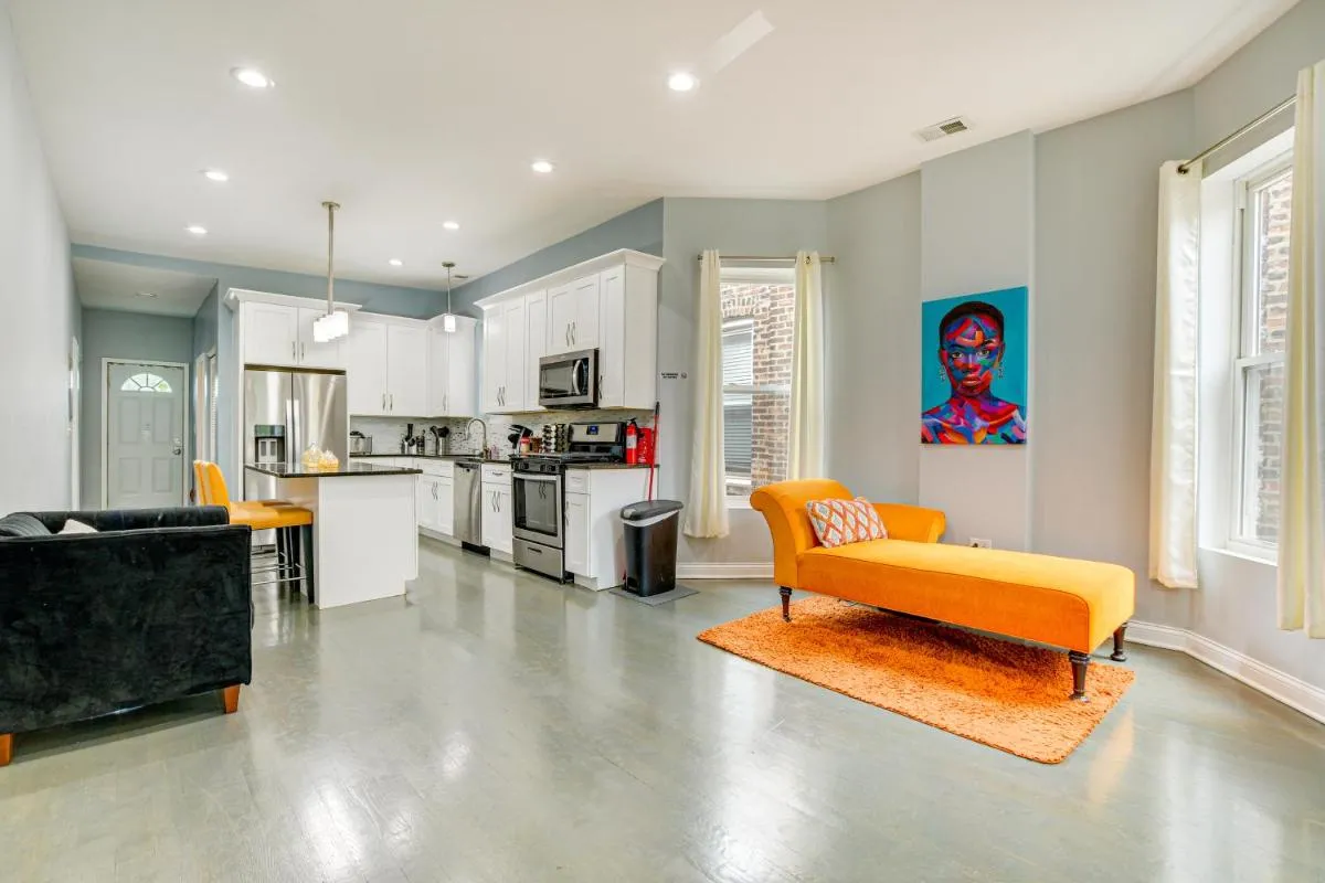 Image 3 of Chic Chicago Getaway with Deck, 7 Mi to Downtown!