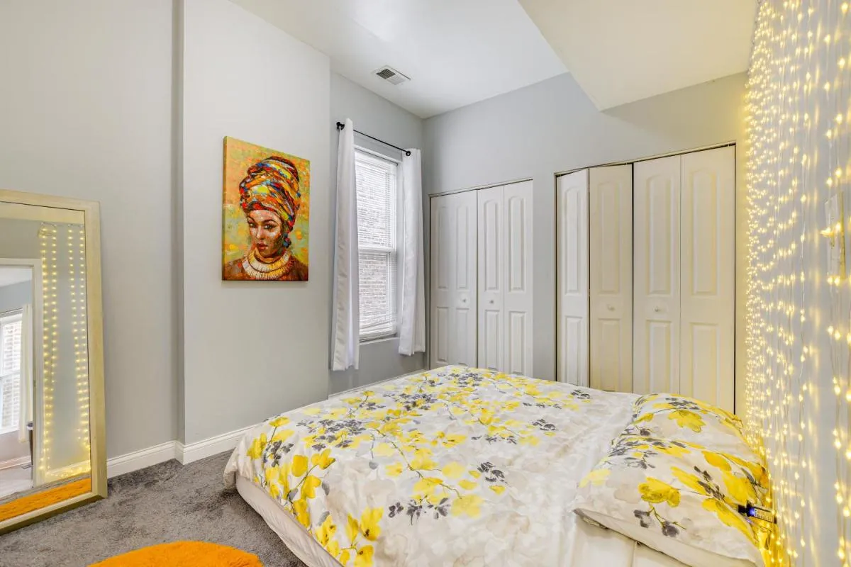 Image 6 of Chic Chicago Getaway with Deck, 7 Mi to Downtown!