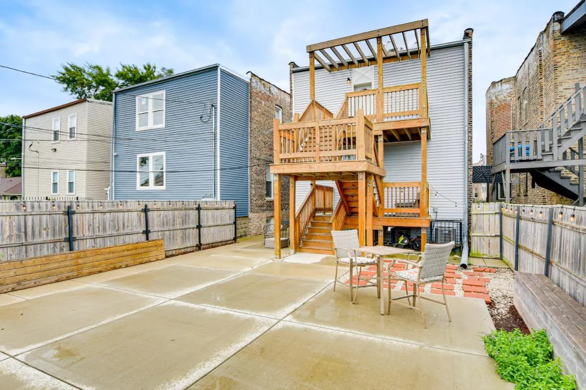 Image 5 of Chic Chicago Getaway with Deck, 7 Mi to Downtown!