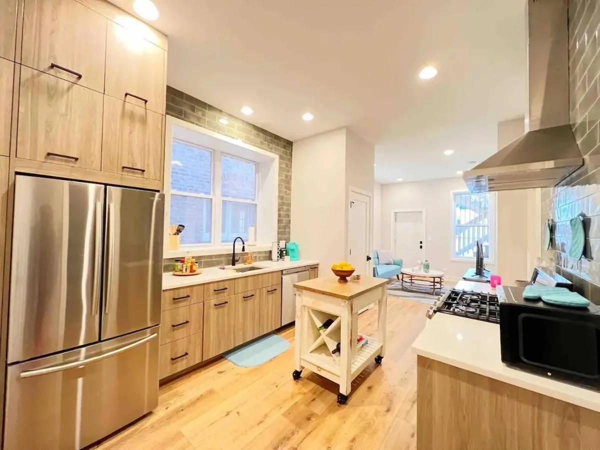 Image 2 of Chic Fully Furnished Condo