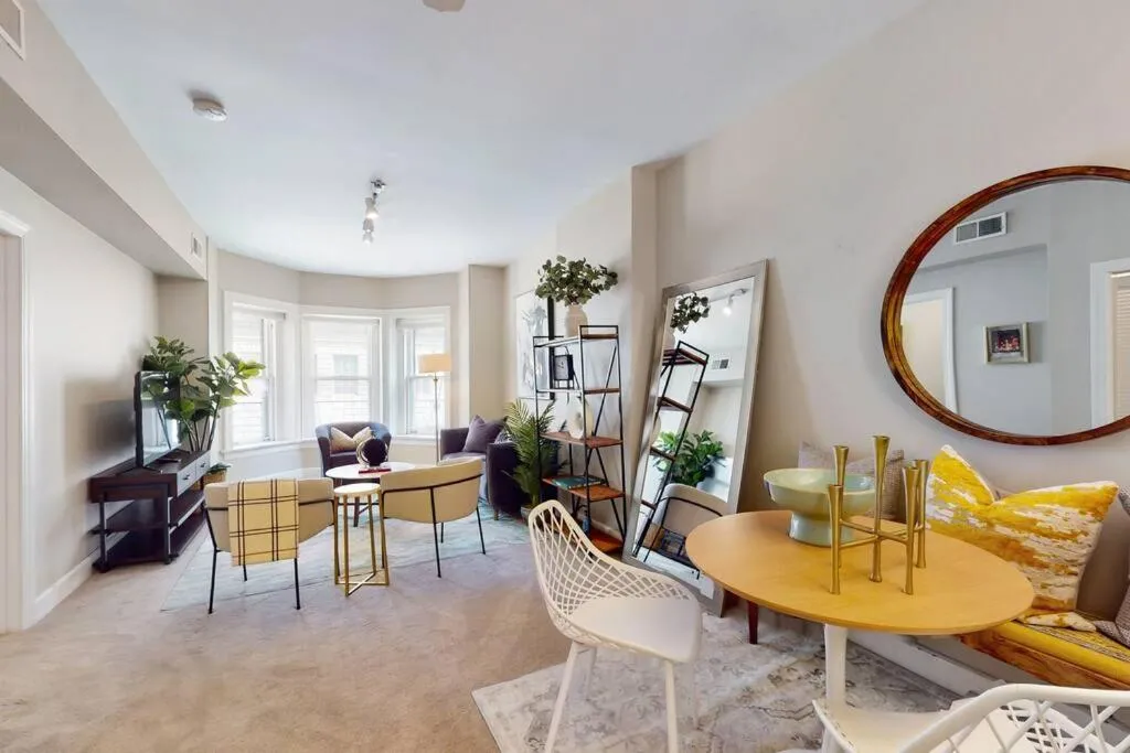 Image 3 of Chic River North Retreat