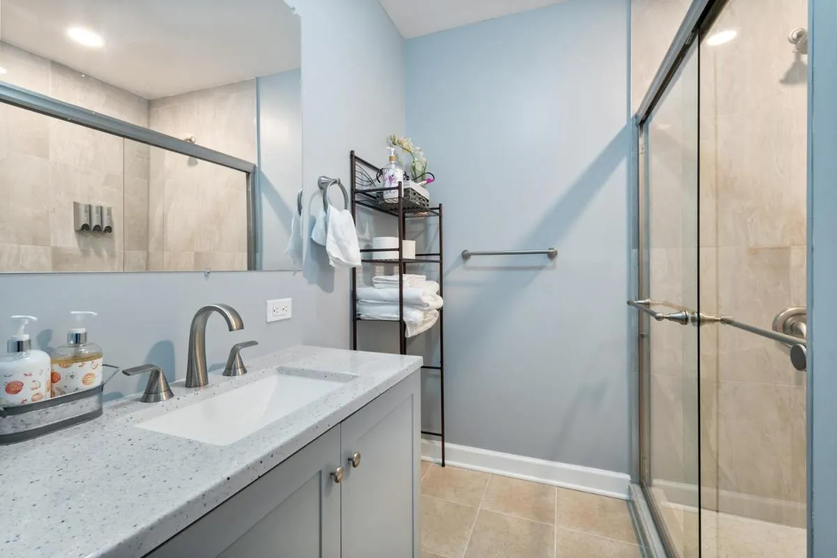 Image 2 of Chic & Spacious 3-Bedroom Condo-Just 10 Minutes from Downtown Chicago