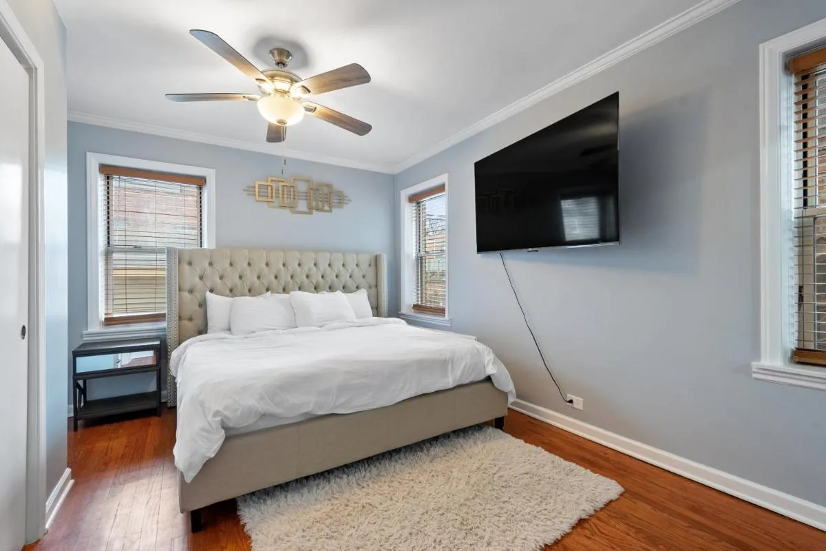 Image 1 of Chic & Spacious 3-Bedroom Condo-Just 10 Minutes from Downtown Chicago