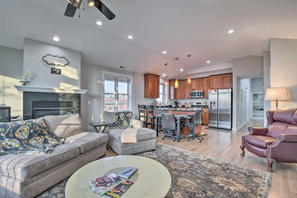 Image 1 of Chicago Condo with Balcony Walk to CTA Stations!