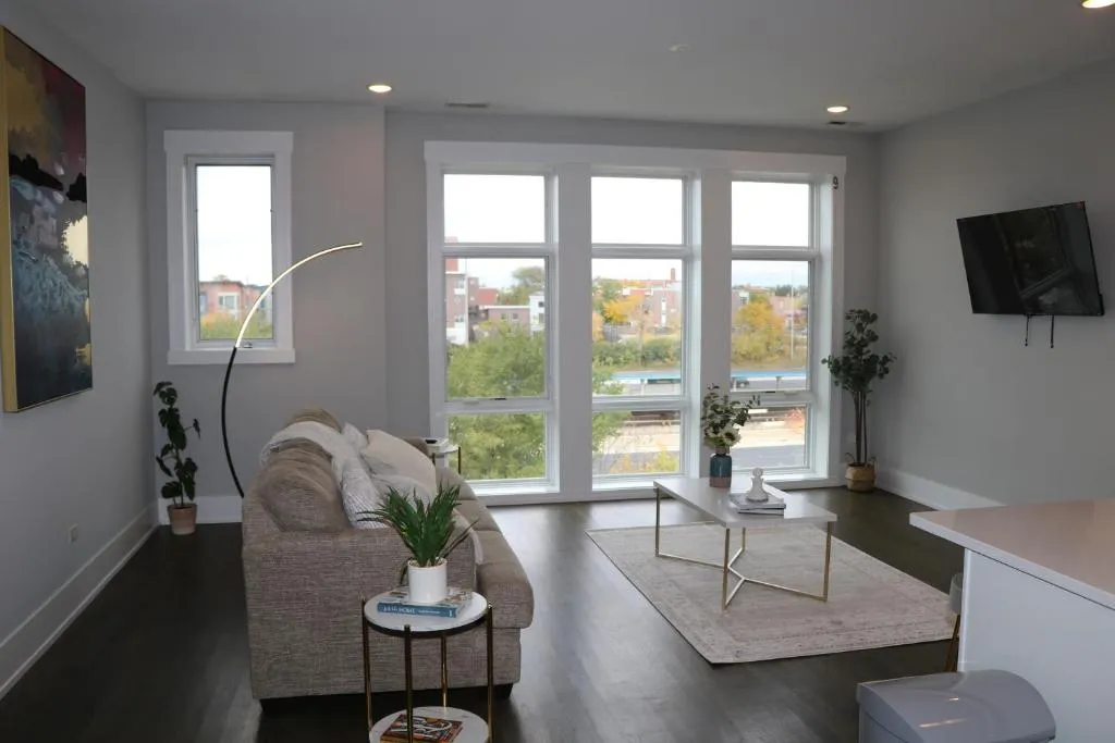 Image of Chicago Exquisite Haven 2bed 2bath Near Downtown and United Center