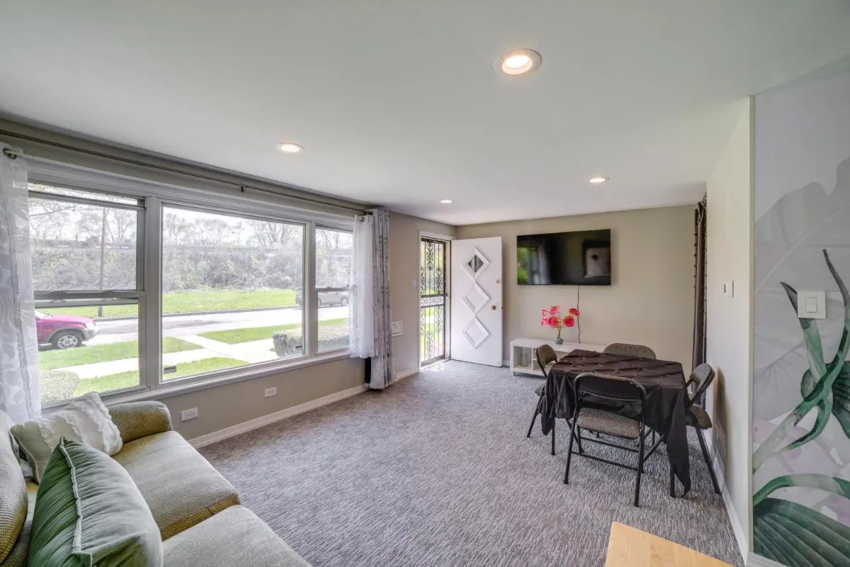 Image 3 of Chicago Home Near Navy Pier and Shedd Aquarium!