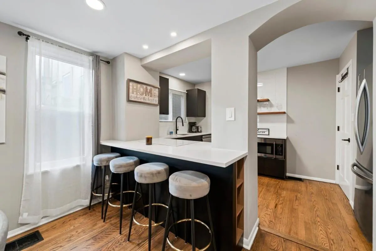 Image 3 of Chicago New 2BR Home w 3 Beds and HighSpeed Internet