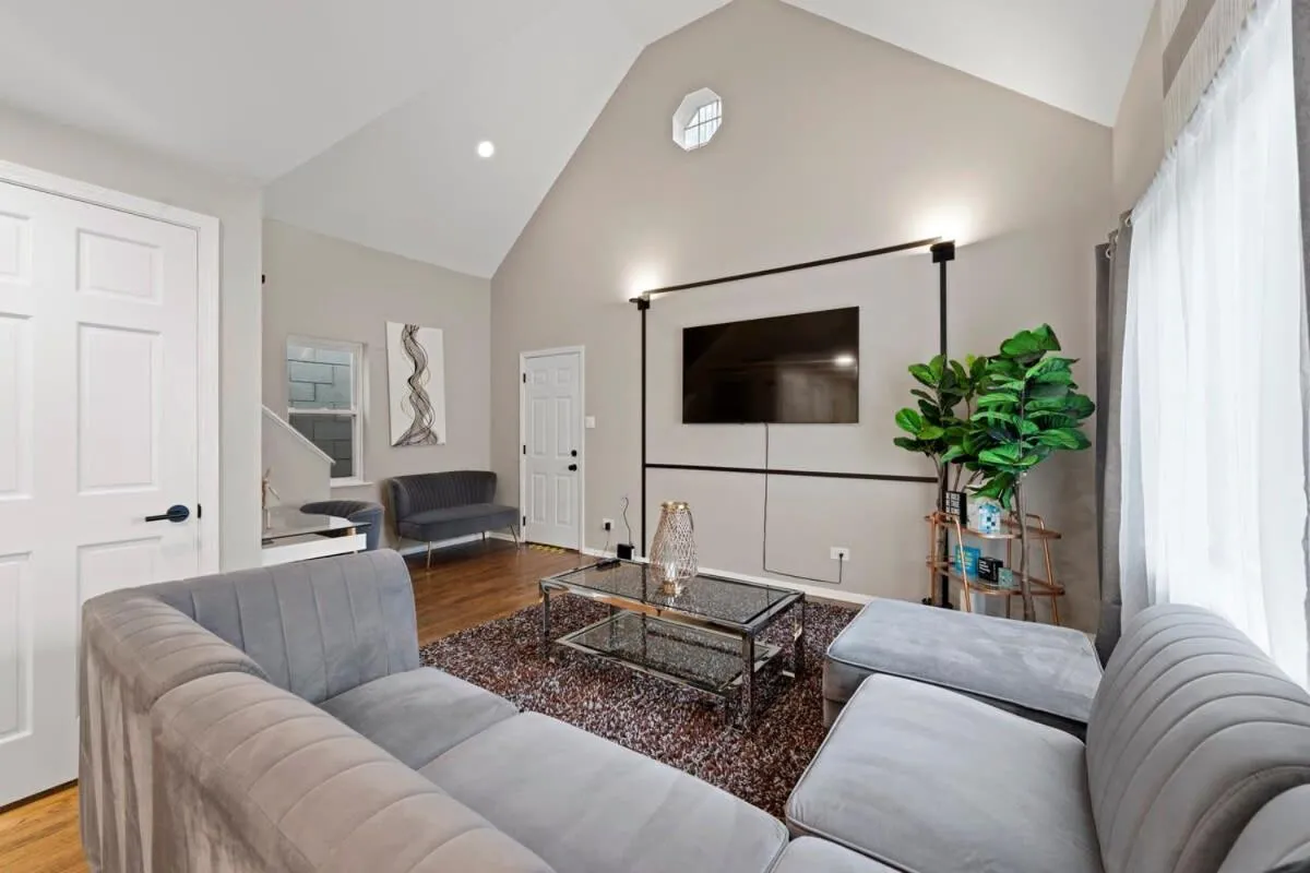 Image 4 of Chicago New 2BR Home w 3 Beds and HighSpeed Internet