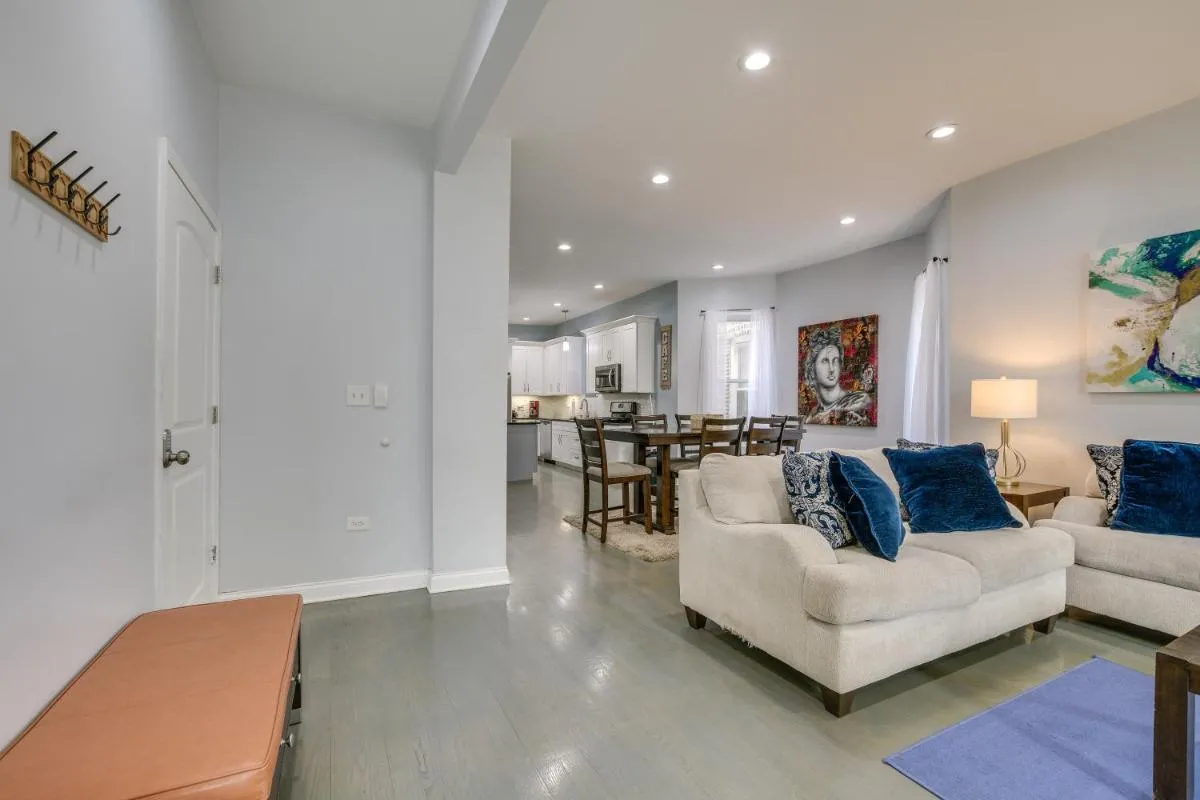 Image 5 of Chicago Vacation Rental Apt about 7 Mi to Downtown