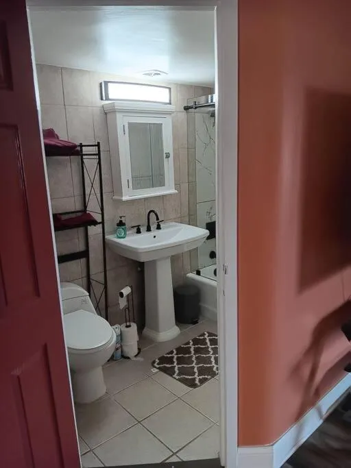 Image 4 of Condo Apartment Near Midway Airport