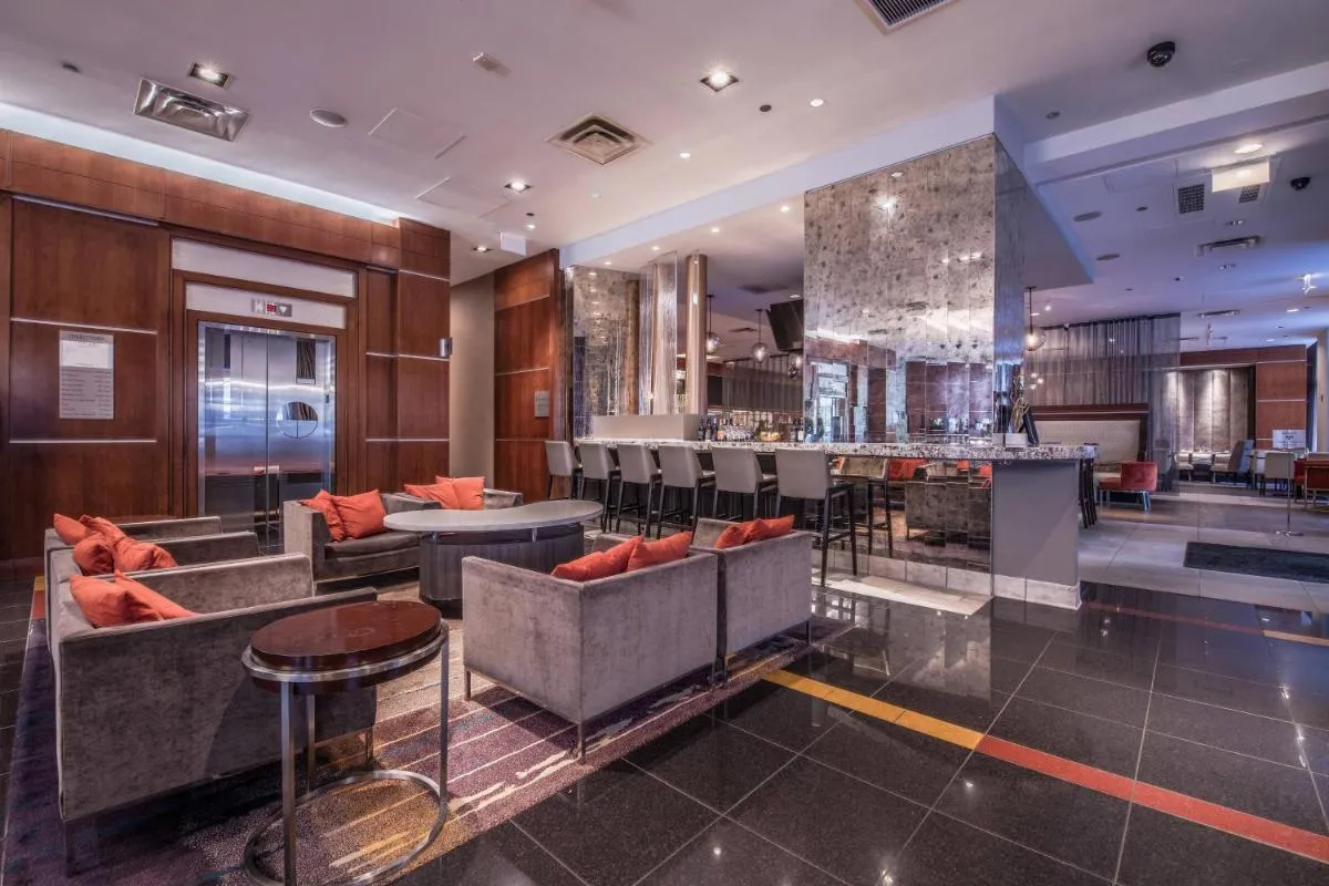 Image 3 of Courtyard Chicago Downtown/Magnificent Mile