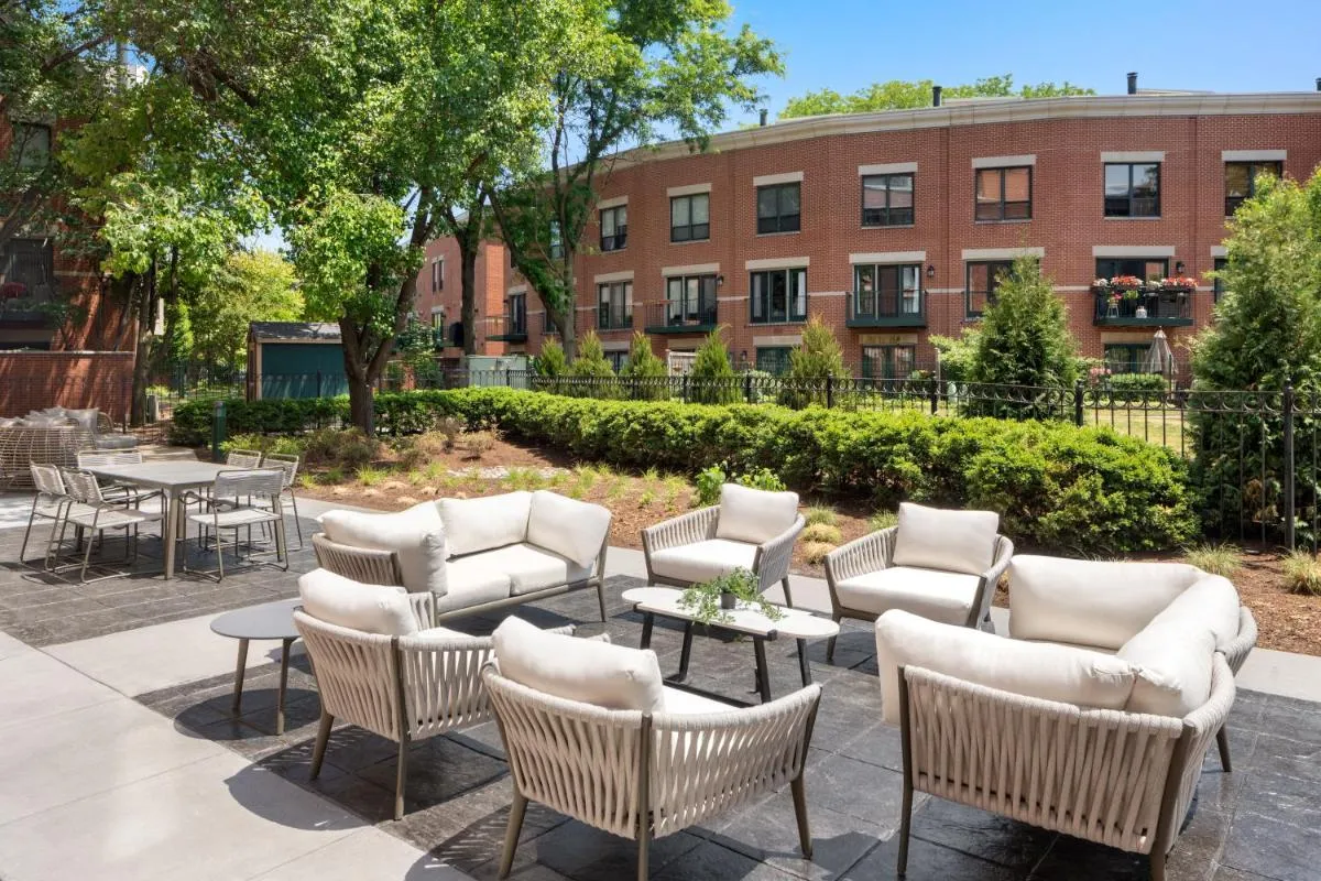Image 2 of Courtyard by Marriott Chicago at Medical District-UIC