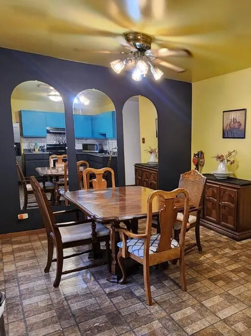Image 3 of Cozy & Comfy only 6 mins from United Center