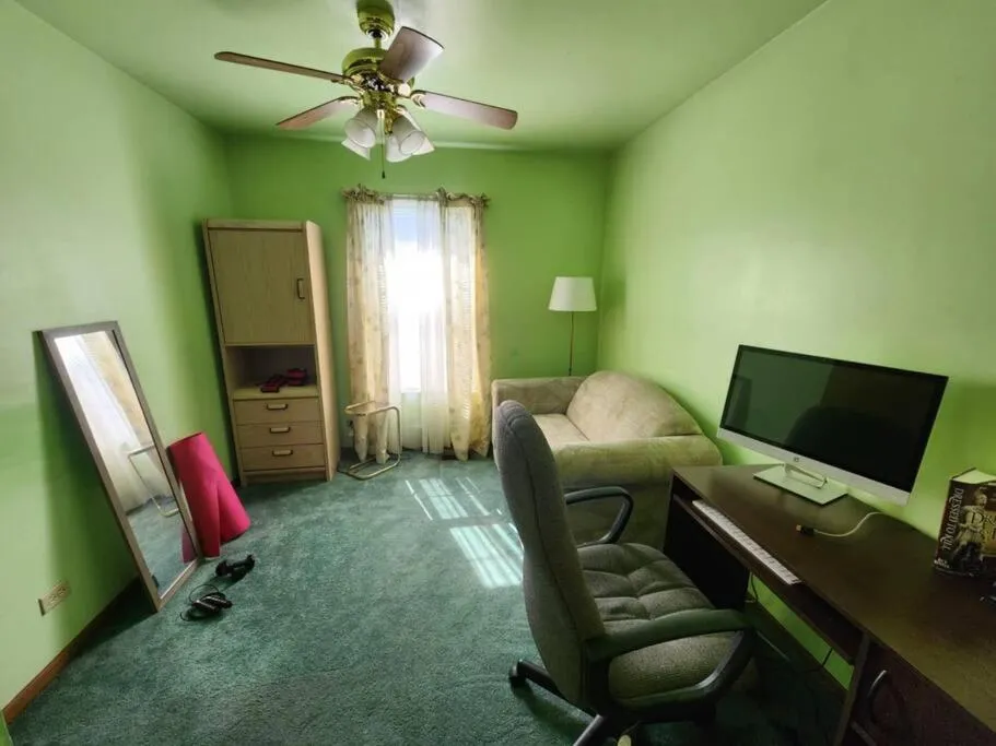 Image 4 of Cozy & Comfy only 6 mins from United Center
