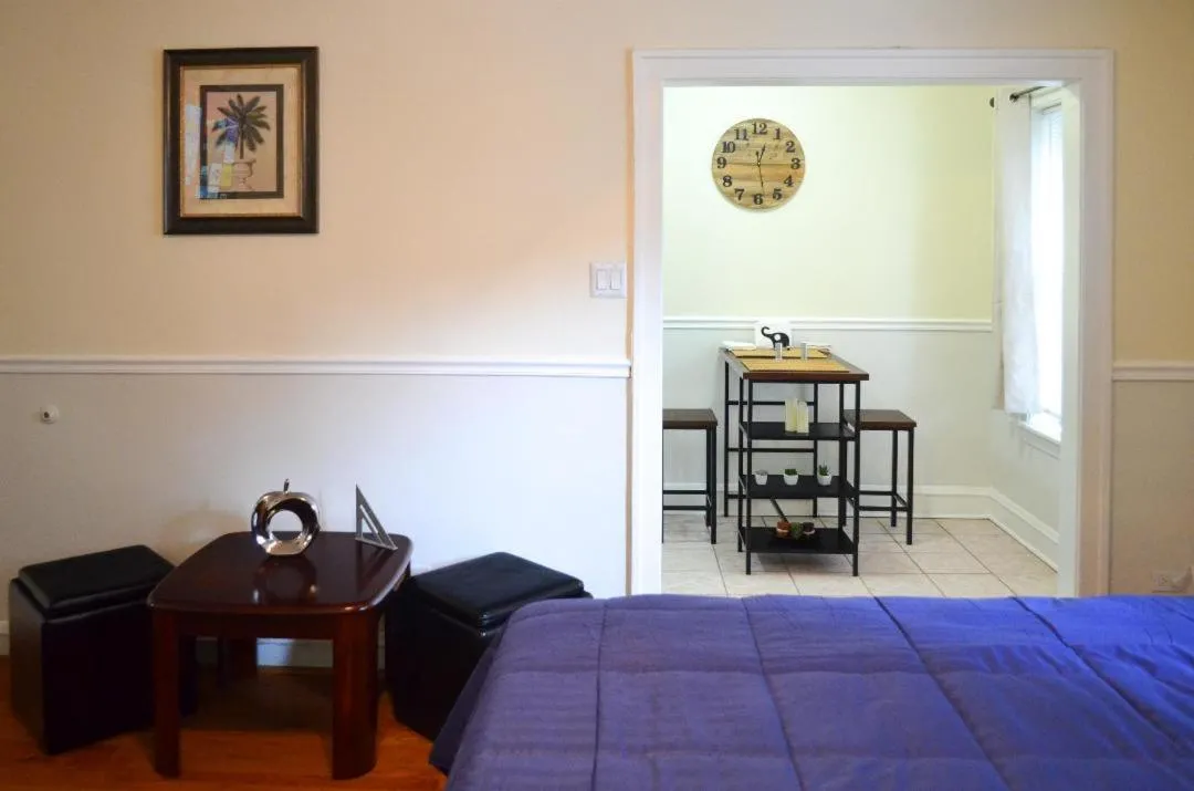 Image 5 of Cozy Studio near Wrigley field and Boystown