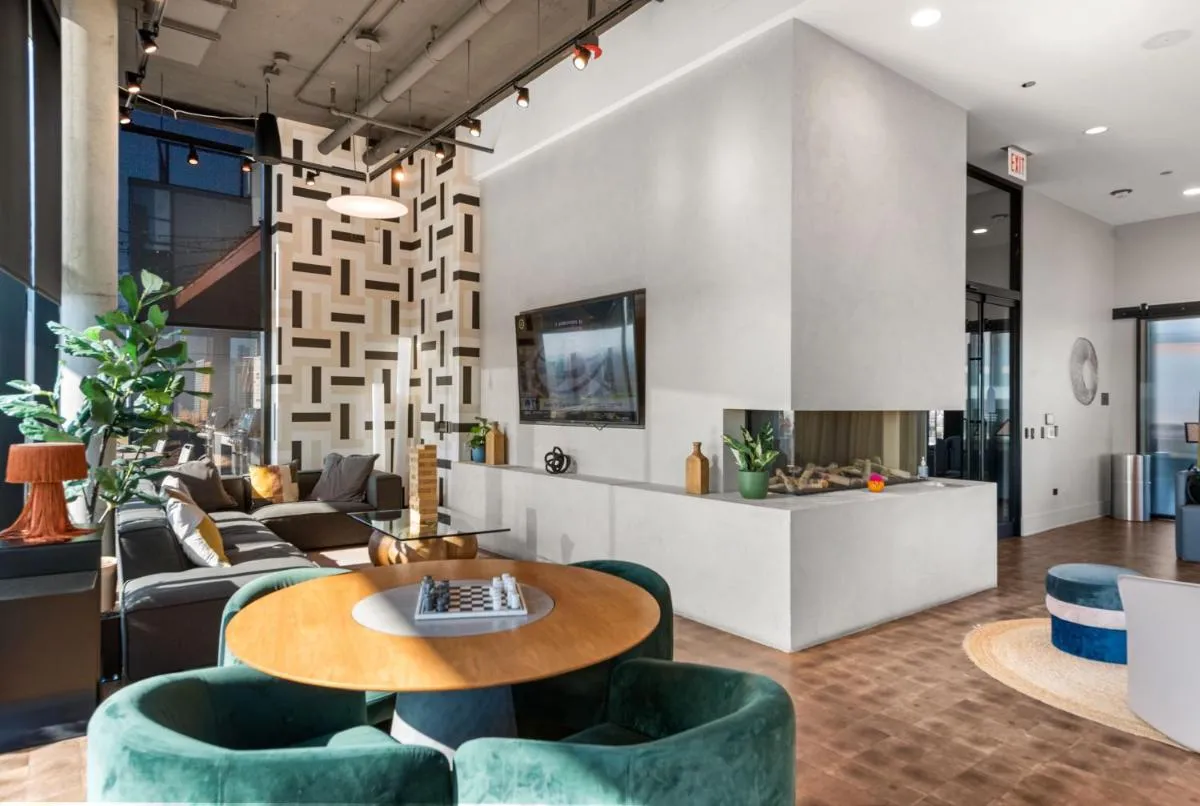 Image 2 of Designer Apt near Union Park – Cloud9-1125