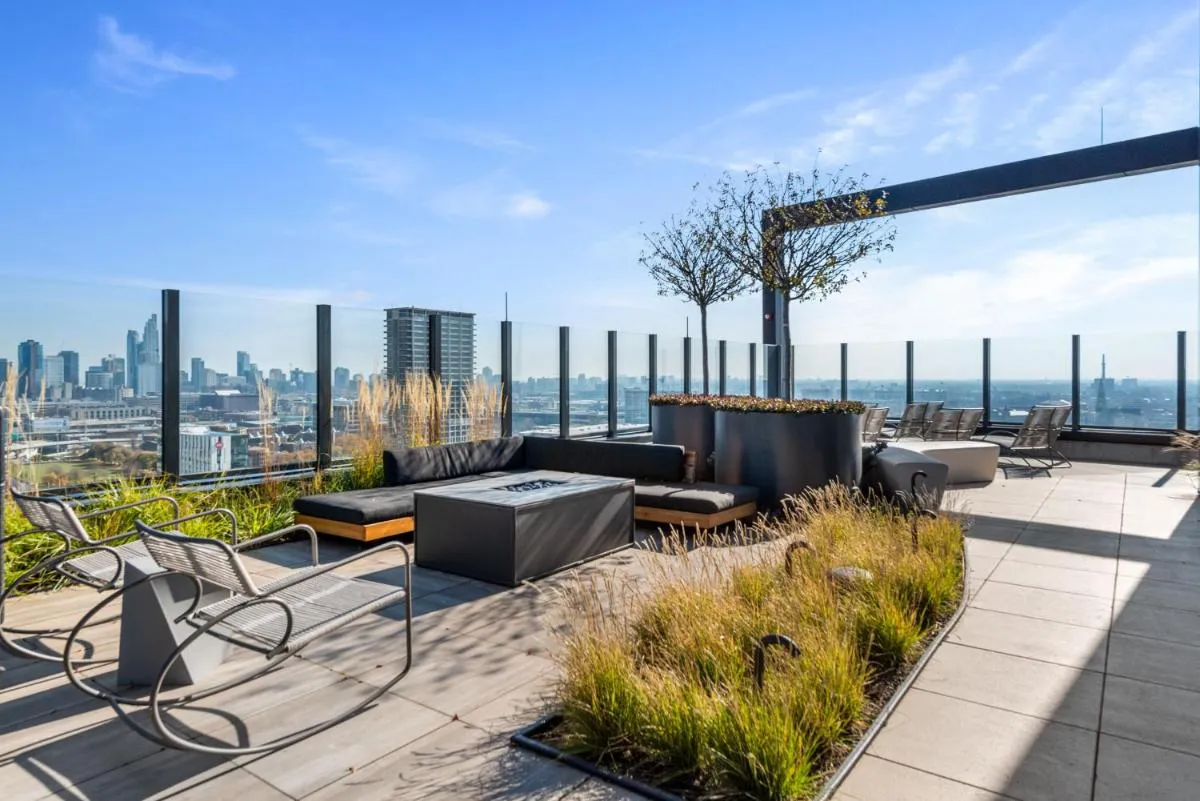 Image 4 of Designer Apt near Union Park – Cloud9-1125
