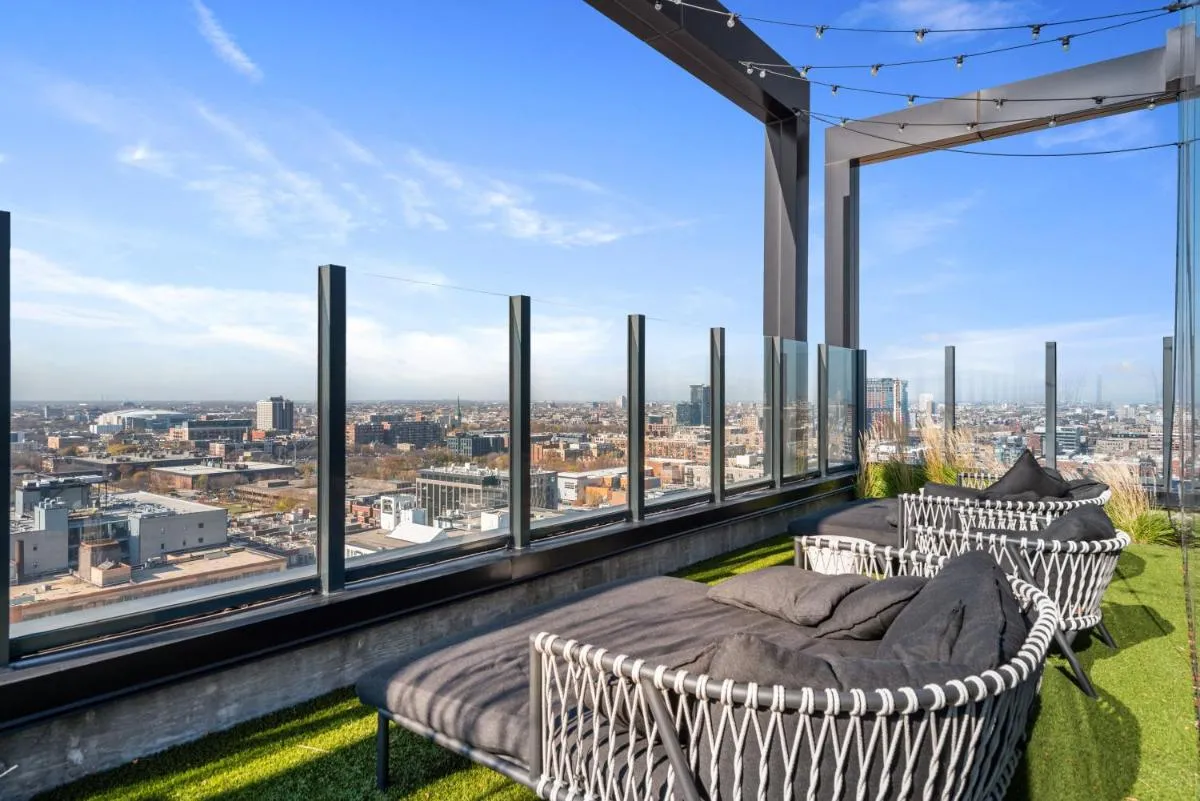 Image 6 of Designer Apt near Union Park – Cloud9-1125