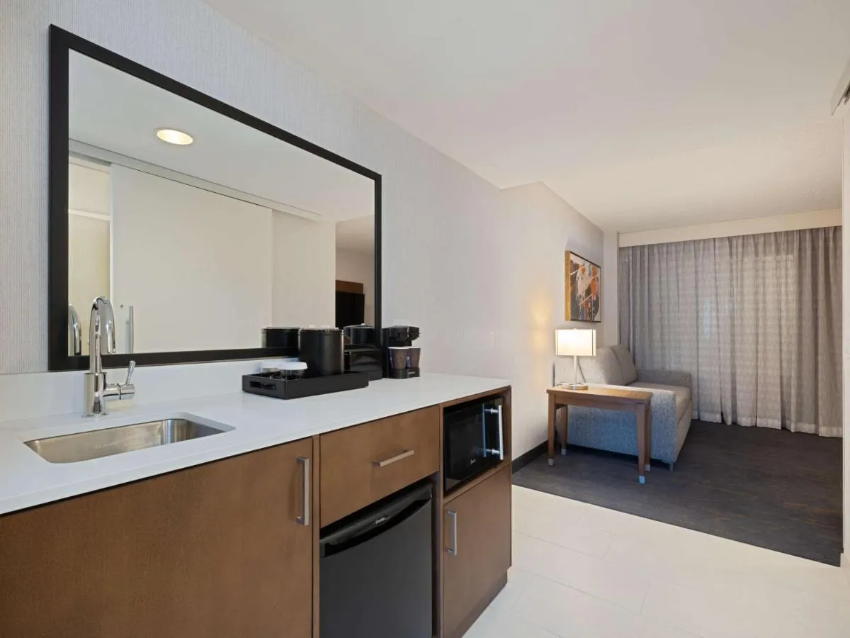 Image 1 of Embassy Suites Chicago – Downtown River North