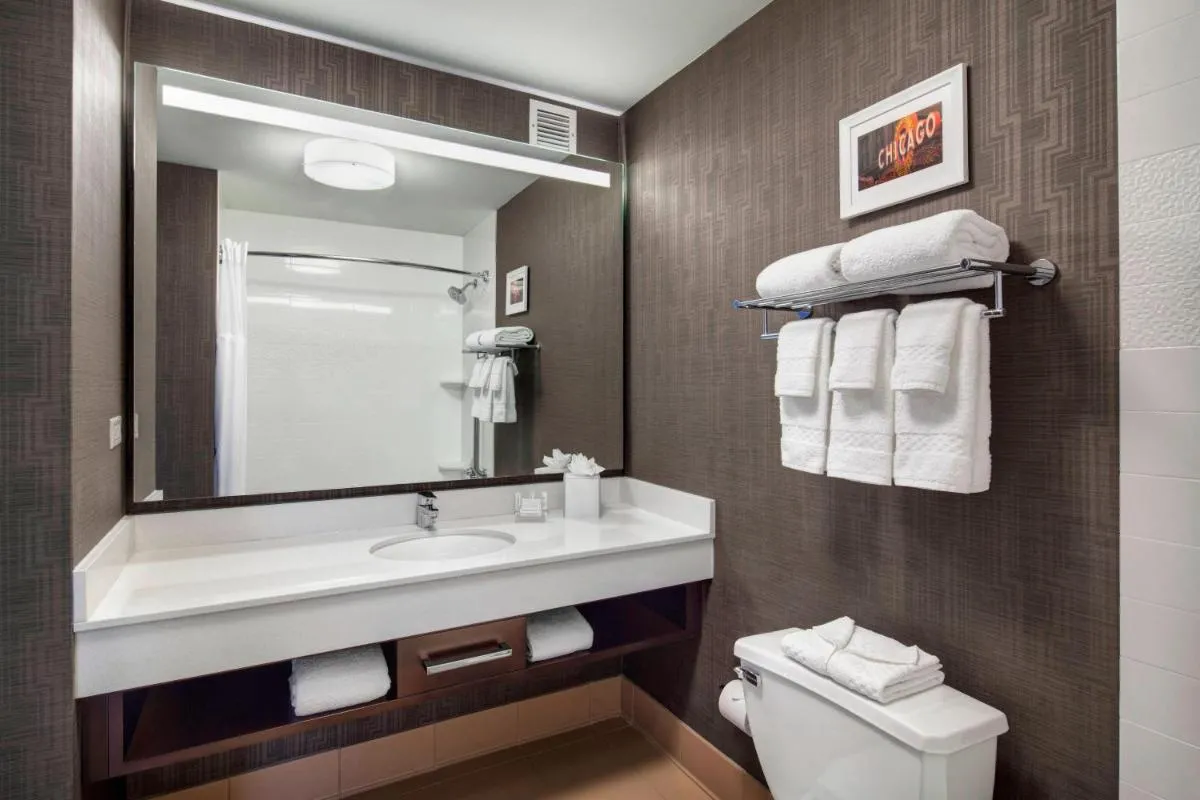 Image 2 of Fairfield Inn and Suites Chicago Downtown/ Magnificent Mile