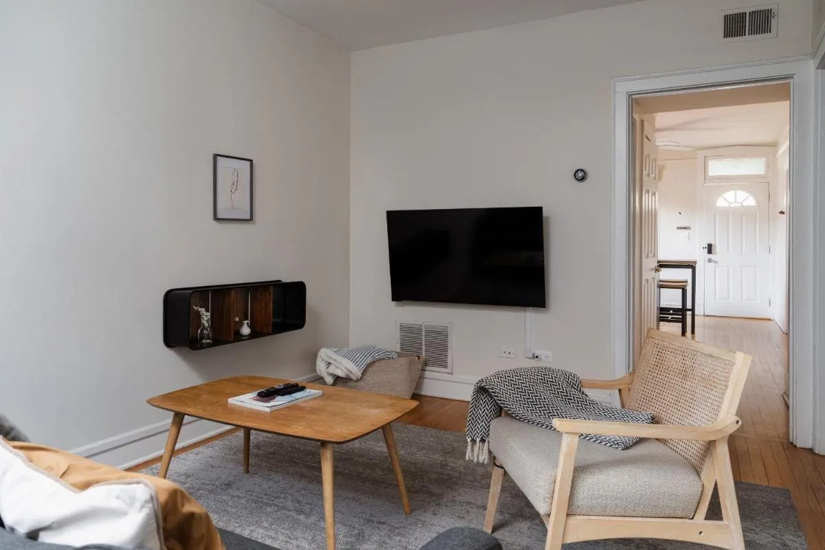 Image 6 of Flexhome Bucktown 2BR C1 – READ INFO
