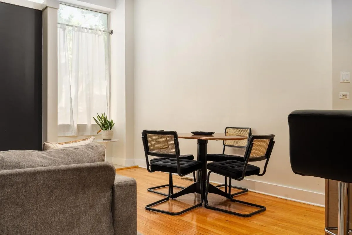 Image 6 of Flexhome Bucktown 2BR C2