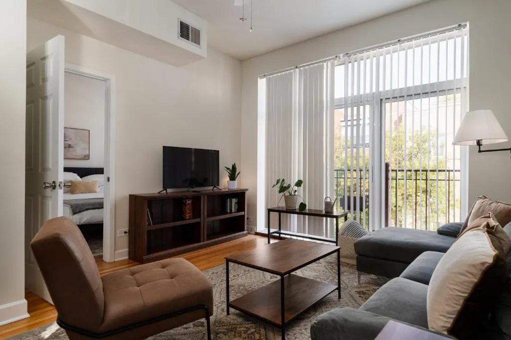 Image of Flexhome Ukrainian Village 2BR D3